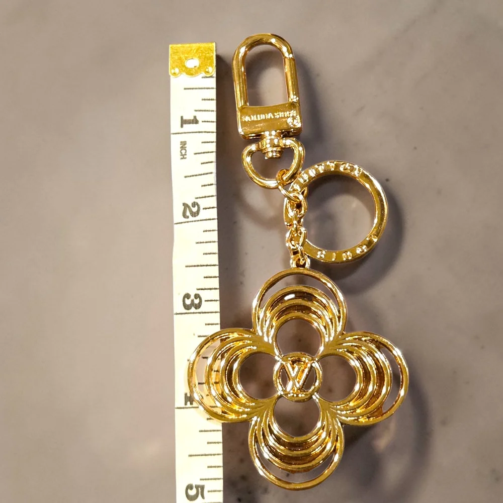 Elegant Gold Flower Keychain/Bag Charm